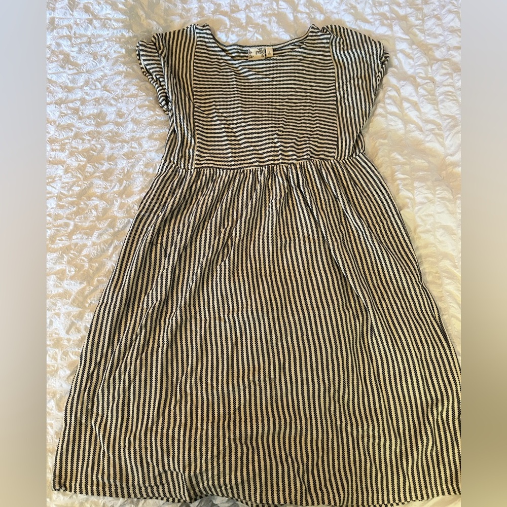 Black and White Striped Dress Size Small Short Sleeve Casual